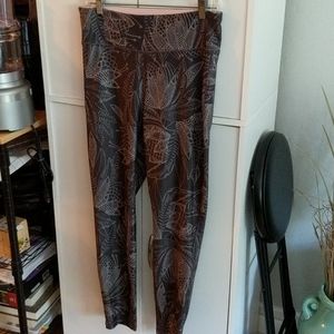 Spalding brown and pale pink ankle leggings